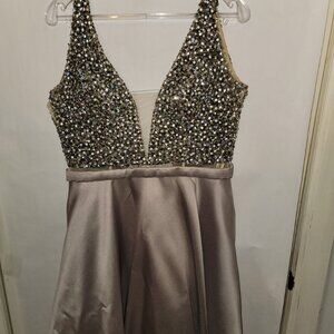 JOVANI RN#81120 Size 10 Prom Dress